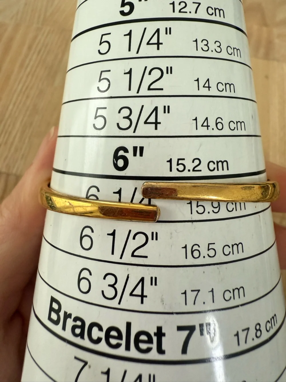 Ravisa ladies gold tone hinged bracelet Swiss made watch NEW BATTERY